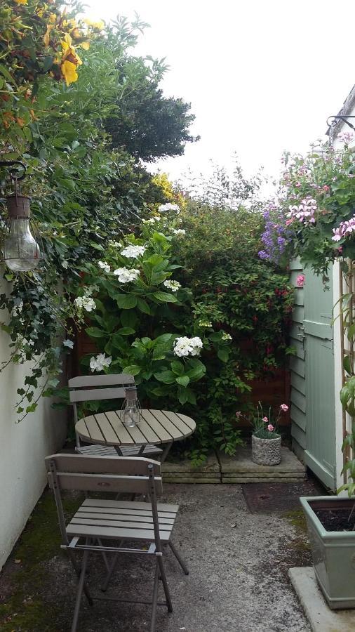 Bed and Breakfast Aroha Glastonbury Exterior foto