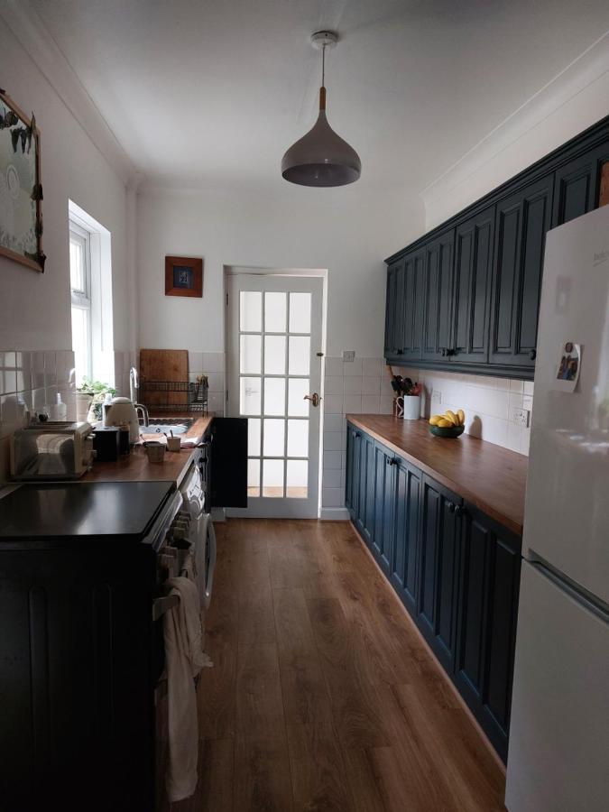 Bed and Breakfast Aroha Glastonbury Exterior foto