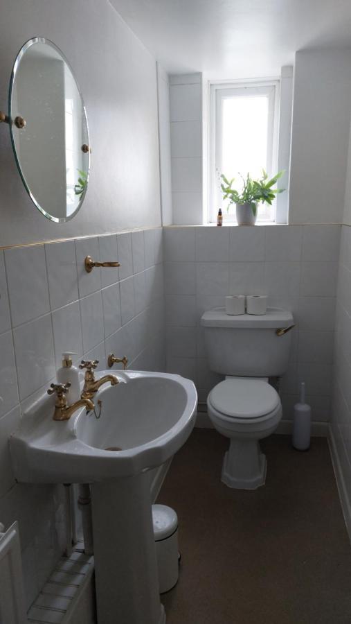 Bed and Breakfast Aroha Glastonbury Exterior foto